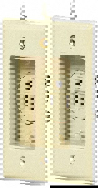 Straight Blade Single Receptacle: NEMA 5-15R, 15 Amps, Self-Grounding